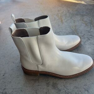 Universal Thread Chelsea Boots